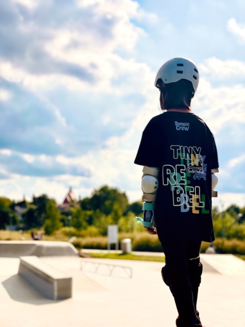 Koszulka dziecięca Tiny Rebel – streetwear kids (czarna)